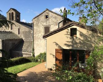 Les Volets Bleus By Sylvanes - Brusque - Edificio
