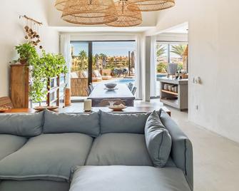 Casa Lulú - San José del Cabo - Living room