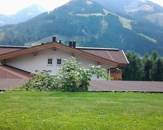 Ferienwohnung Haus Germania - Brixen im Thale - Budova