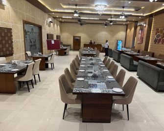 Meera Resort- Korba - Korba - Restaurant