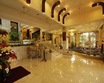 Hotel Hillock - Mount Abu - Lobby
