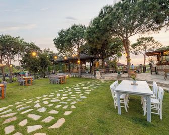 Aral Tatil Ciftligi - Bozcaada - Patio