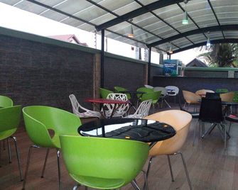 Dionzec Hotel & Suites - Amuwo-Odofin - Restaurante