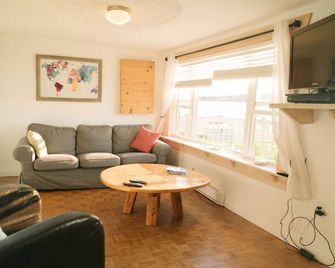 Waterfront Vacation Home - Cheticamp - Living room