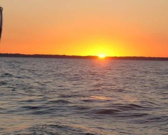 Great Dates Available. Cute And Affordable For 2- Close To 2 Beaches And Town. - South Haven - Strand