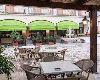 Hotel Reginella - Massa Lubrense - Patio