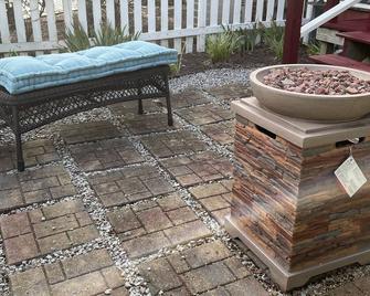 Cheerful 2 Bedroom Cottage on the Inner Banks - Edenton - Patio