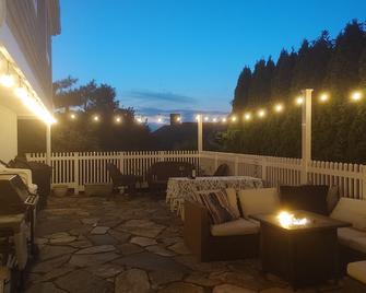 Beautiful Coastal Apartment next to beach,restaurants and shopping - Stonington - Balcony