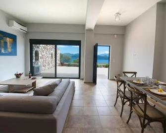 Pearl Mansions - Nikiana