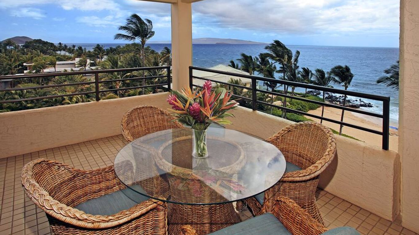 Polo Beach Club - Coraltree Residence Collection