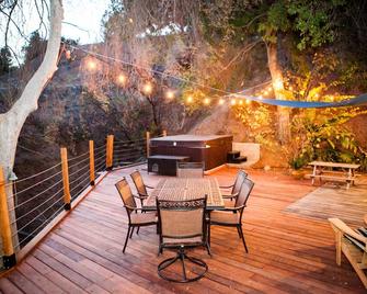 Secluded Hideout up in the Trees - Pomona - Patio