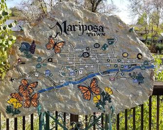 The Cottage on Campbell- In town studio with a view! - Mariposa - Bâtiment