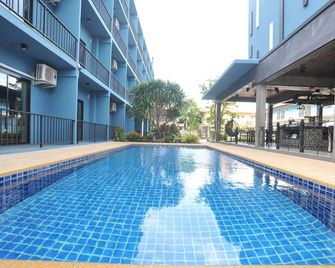 Nine Blue Residence - Pattaya - Piscina