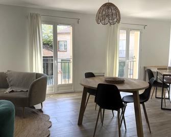 Appartement Confortable & Lumineux - Lambesc - Salle à manger