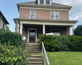 Cozy home away from home. Located in Steubenville. - Steubenville - Gebouw