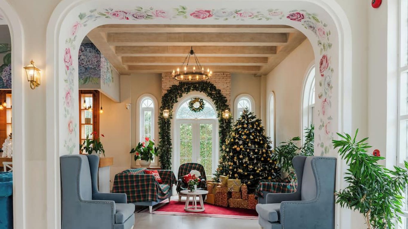 Dalat De Charme Village