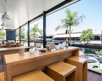 Airlie Sun & Sand Accommodation Studio #1 Kids Stay Free - Airlie Beach - Restaurant