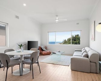 The Fletcher Bondi - Sydney - Living room