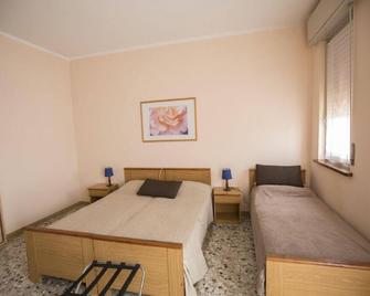 Hotel Buena Onda - Peschiera del Garda - Slaapkamer
