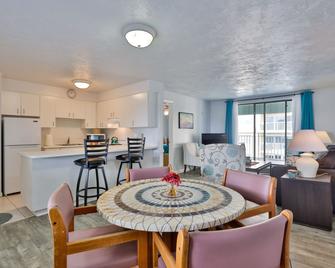 Coastal Waters Inn - New Smyrna Beach - Eetruimte