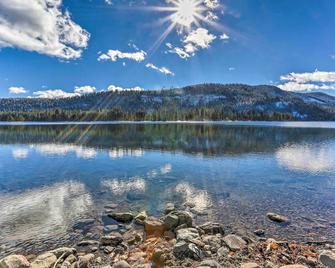 On-Site Skiing Truckee Studio with Balcony - Truckee - Outdoors view