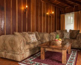 Hotel Arenal Lodge - La Fortuna - Living room