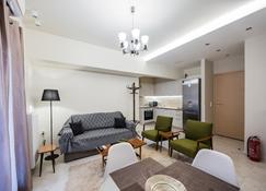 #Cassandra Apt by halu! Apartments - Thessaloniki - Living room
