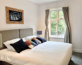 Bookeduk - Large Cosy Cottage - Stansted - Dormitor