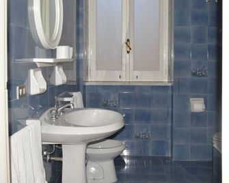 Hotel Polito - Forio - Bathroom