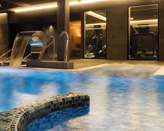 Hotel Luze Boutique San Sebastian - San Sebastian - Piscina