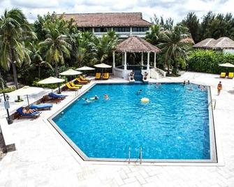 Allezboo Beach Resort & Spa - Superior Room - Ấp Thiện Phước - Piscina
