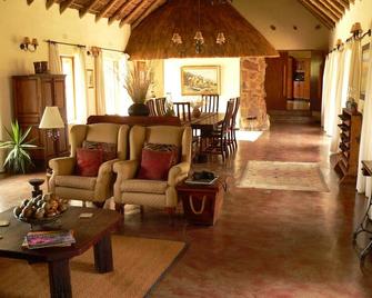 Izintaba Private Game Reserve Waterberg - Vaalwater - Obývací pokoj