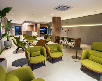 Momax Hotel - Marília - Lounge