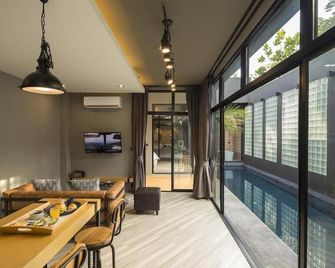 Wheeler Bed &Bike - Bang Saen