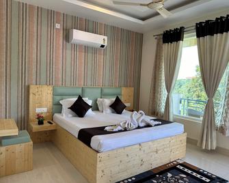 Staycation By Him Holiday Ventures - Dharamsala - Chambre