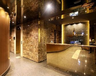Hotel Star - Seoul - Receptionist