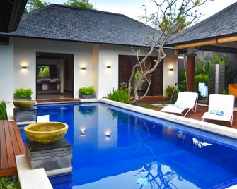 Tis Villas Seminyak by Premier Hospitality Asia - Kuta - Zwembad