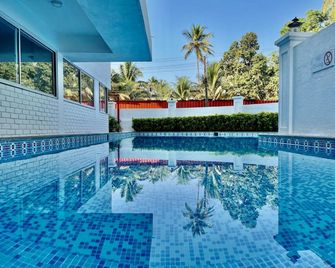 فاب هوتل أروتيل كالانجوت بيتش - كالانغوت - حوض السباحة