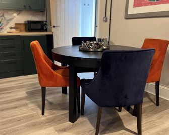 Centralellesmere - Sleeps4 - Parking - Petfriendly - Ellesmere - Comedor