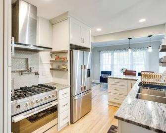 5 Mi to Mall of America: South Minneapolis Home - Minneapolis - Cuina