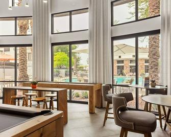 CozySuites Glendale by the stadium with pool 06 - Glendale - Restaurant