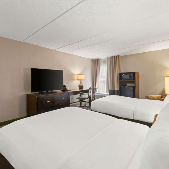 Comfort Inn Lehigh Valley West image 1