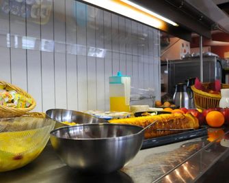 Fasthotel Carcassonne - קרקסון - בופה