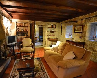 Casa das Paredes - Fafe - Вітальня
