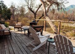 Sequoia Riverfront Cabins - Three Rivers - Balcony