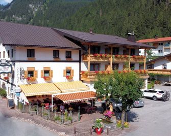 Landgasthof Kaiserkrone - Elmen - Edificio