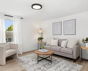 Halcyon Haven - A Heavenly Homestead for 4 - Morton - Вітальня