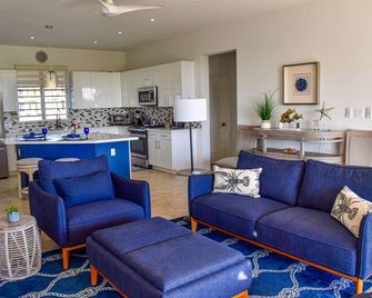 Cove Bay Villa I - Long Bay Village - Living room