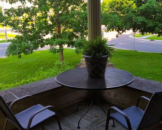 The Weis Mansion Bed and Breakfast - Waterloo - Balkon