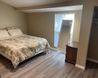 This unique 3 bedroom , 1 bath home rental nearby downtown Arcadia, FL. - Arcadia - Bedroom